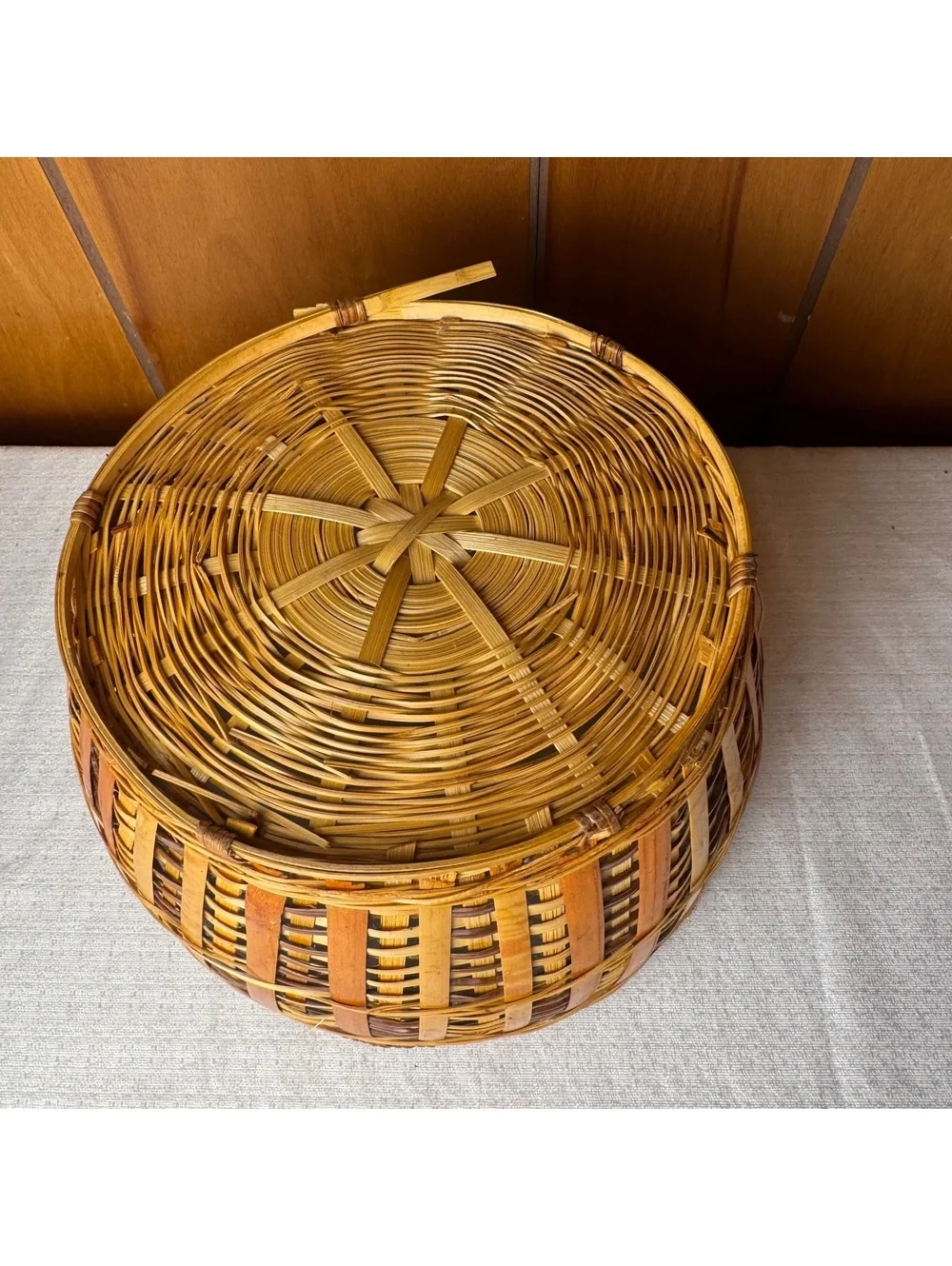 Vintage Handwoven Wicker Basket Round Boho Farmhouse Storage Decor 10 Inch